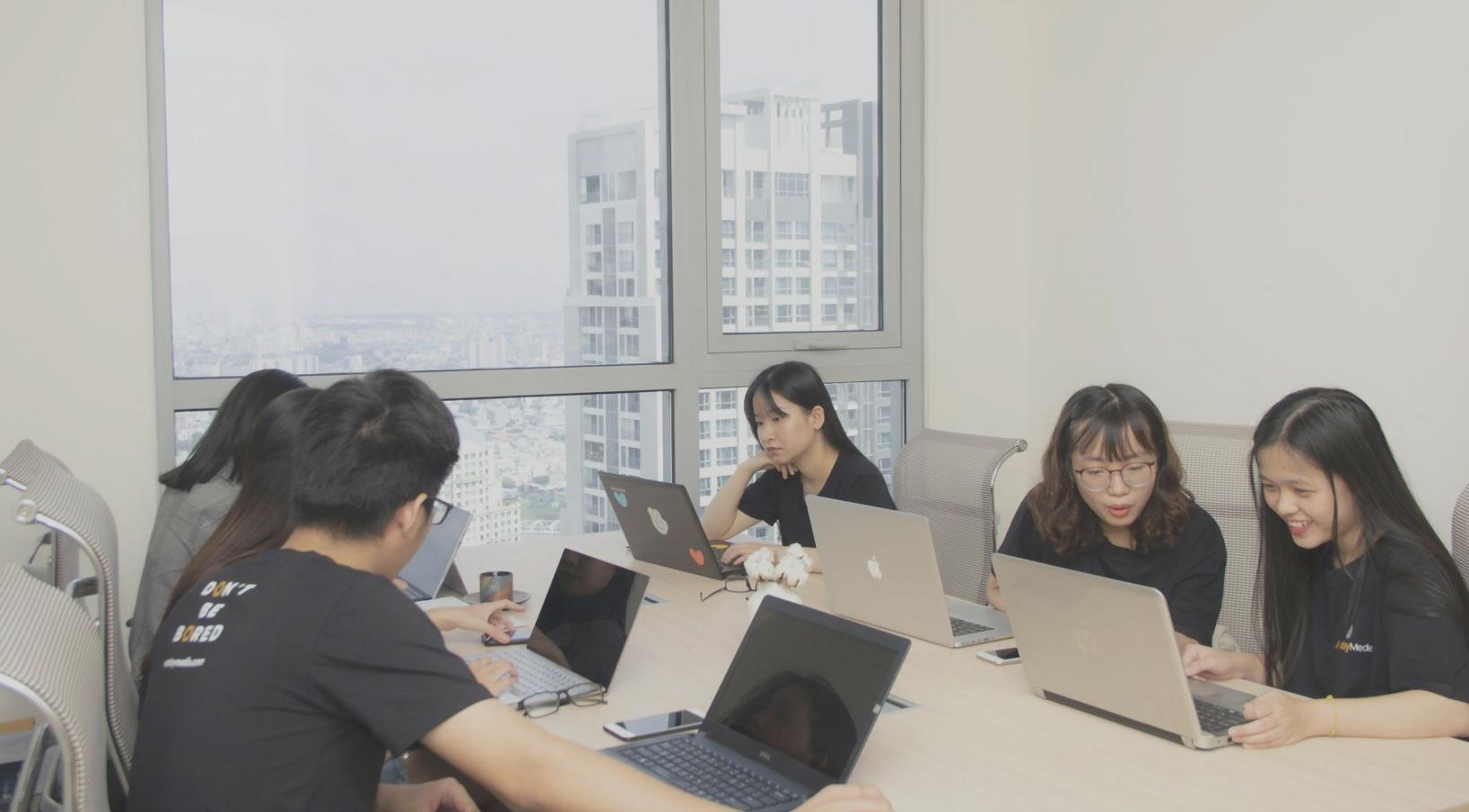 Developing investment knowledge through structured learning